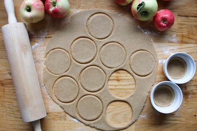 Små lækre æbletærter til en kop te